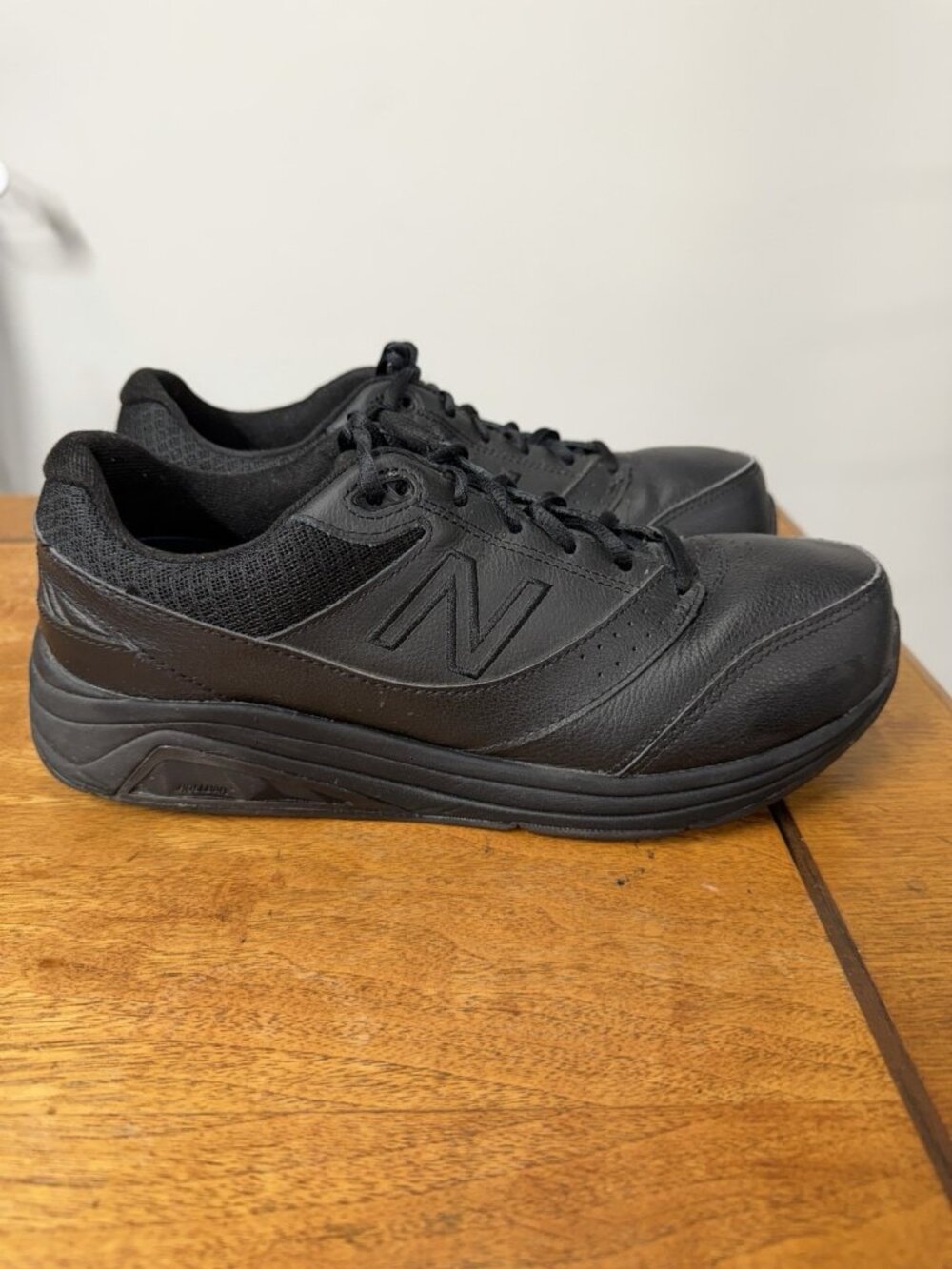New Balance 928V3 Walking Shoes Men's Size 9.5 D Black Leather Comfort Sneakers